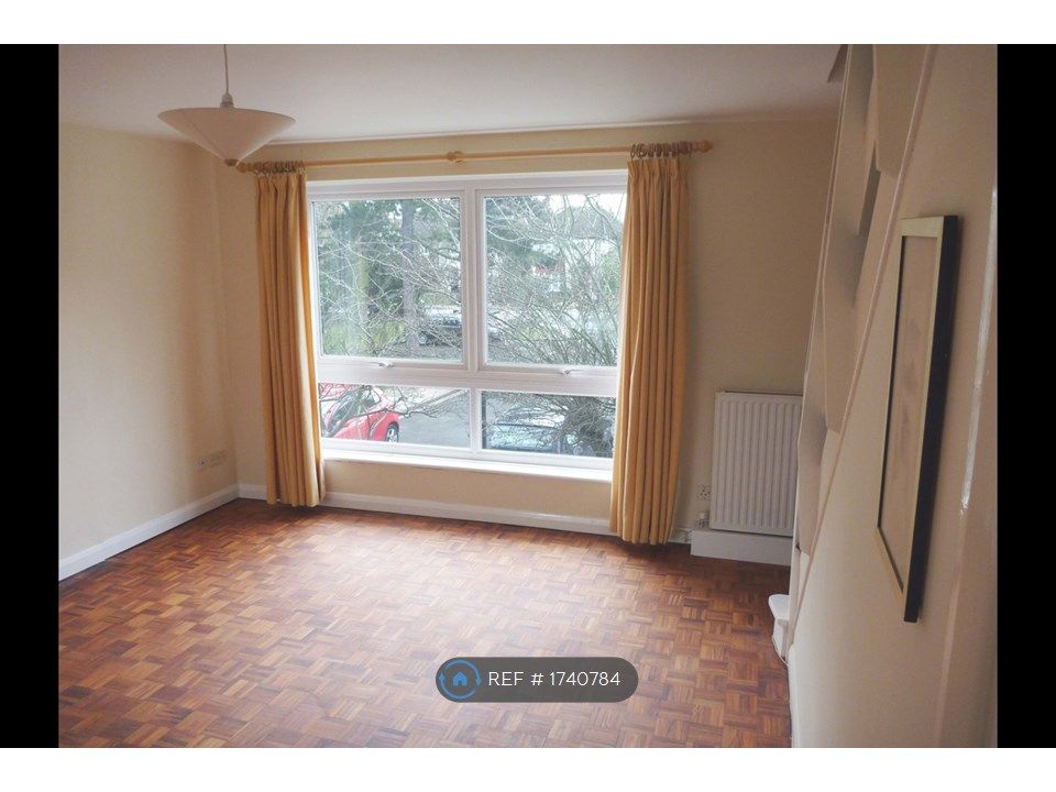 2 bed to rent in The Wilderness, Hampton Hill, Hampton TW12
