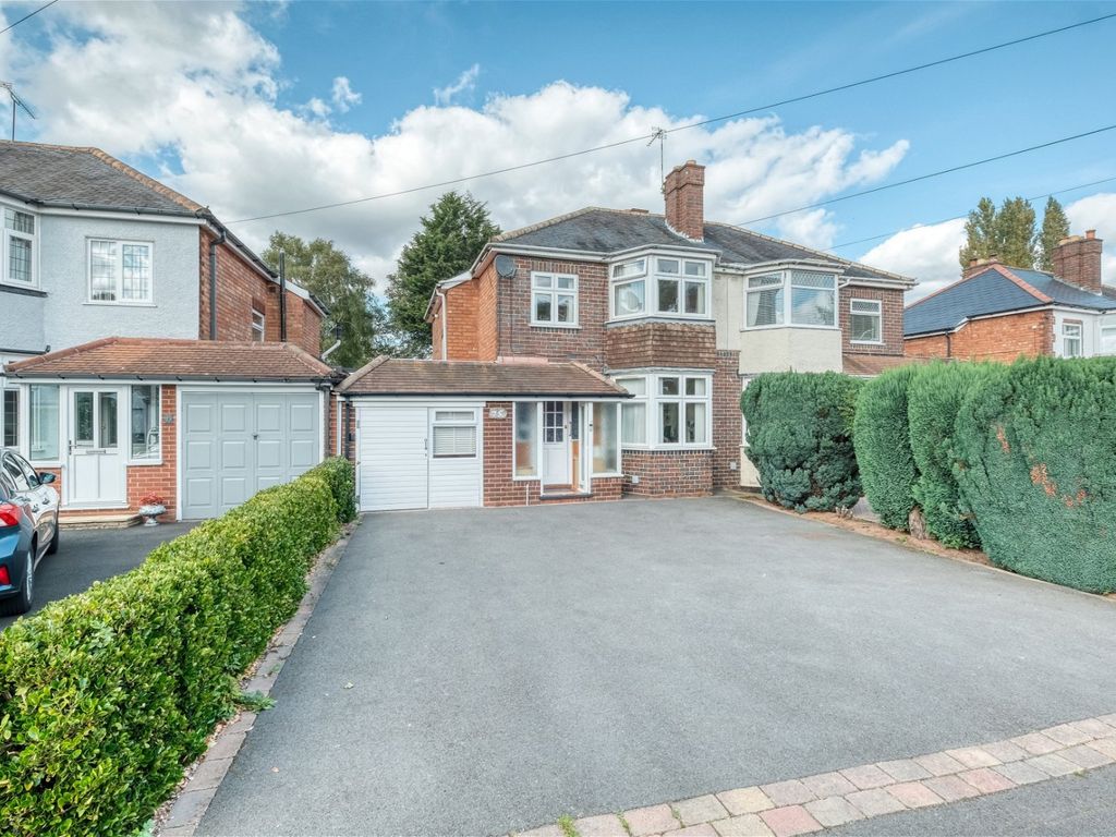3 bed semidetached house for sale in Ulleries Road, Solihull B92, £