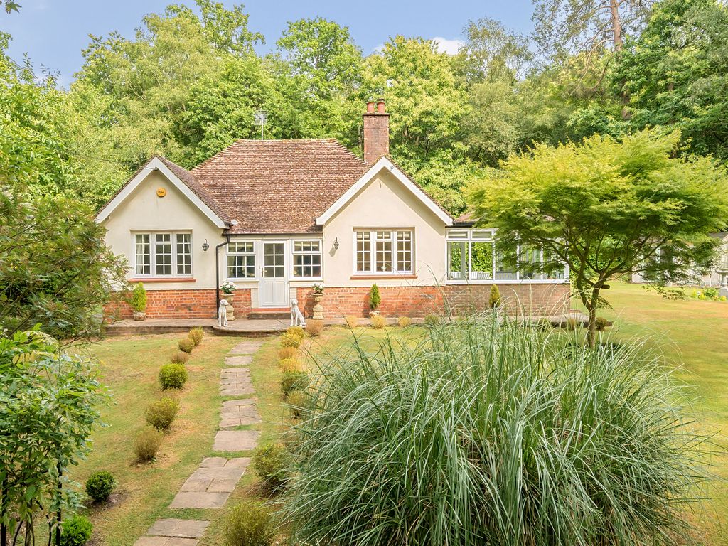 3 bed cottage for sale in Hampers Lane, Storrington, West Sussex RH20