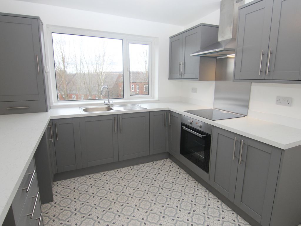 2 bed flat to rent in Flat 2, 67 Ashton Rd E, Failsworth, Manchester