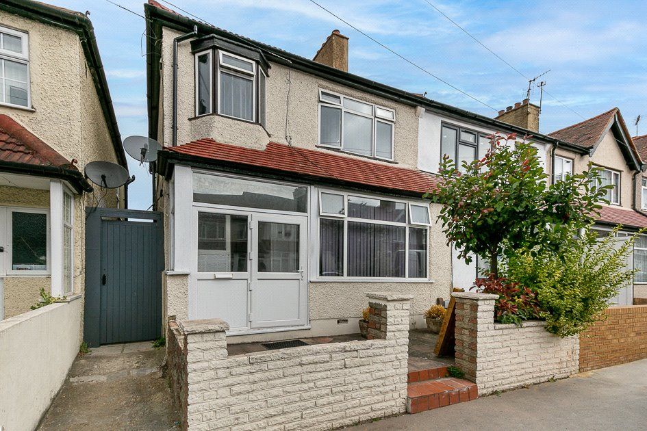 3 bed end terrace house for sale in Midhurst Avenue, Croydon, Surrey