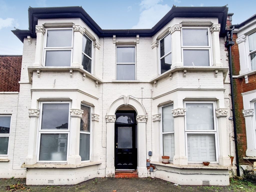 2 bed flat for sale in Torridon Road, London SE6 Zoopla