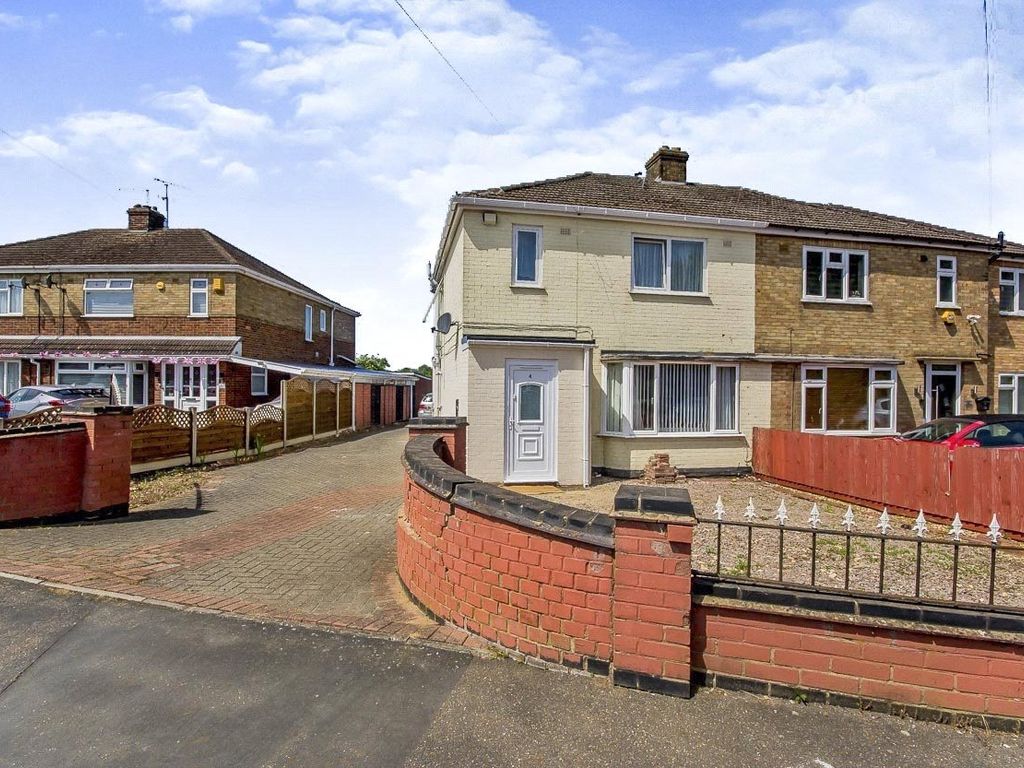4 bed semidetached house for sale in Oakdale Avenue, Peterborough PE2