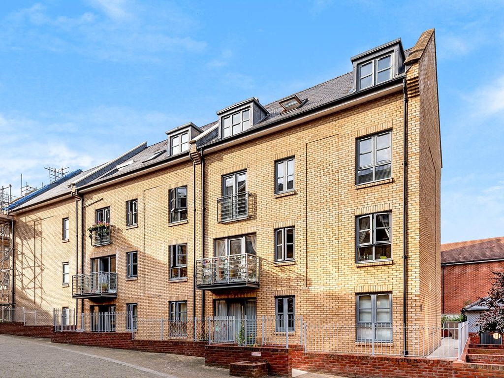 2 bed flat to rent in Paynes Park, Hitchin SG5 Zoopla