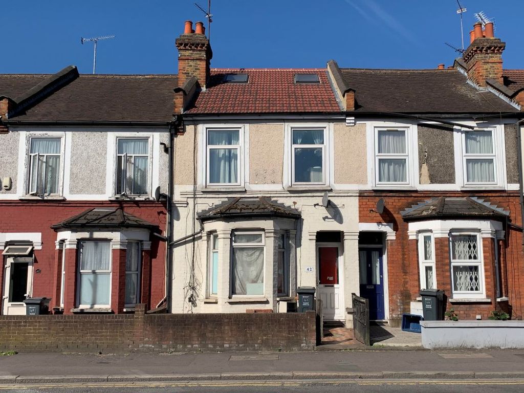 42 Kingsley Road, Hounslow, Middlesex TW3  
