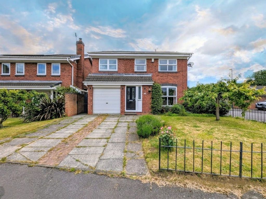 5 bed detached house for sale in Marina View, Hebburn NE31, £335,000