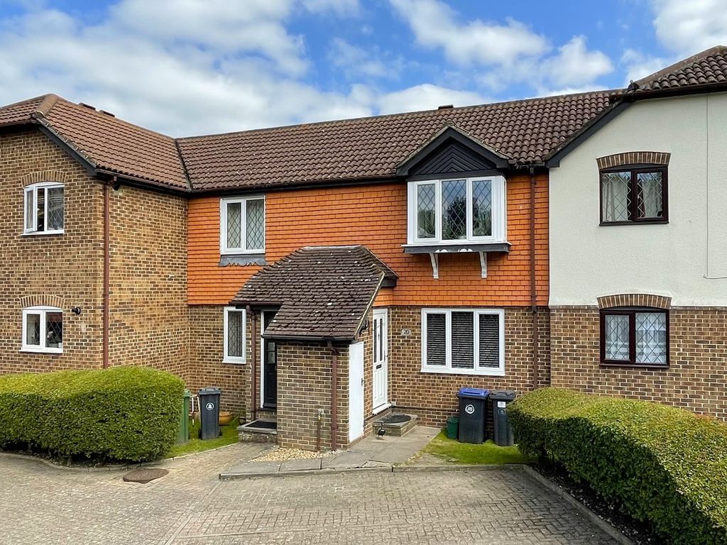2 bed for sale in Hawkesworth Drive, Bagshot GU19 Zoopla