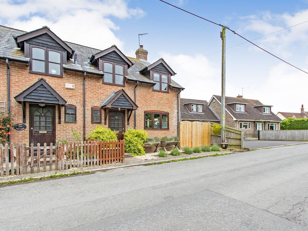 3 bed semidetached house for sale in Shaftesbury Road, East Knoyle, Salisbury SP3 Zoopla
