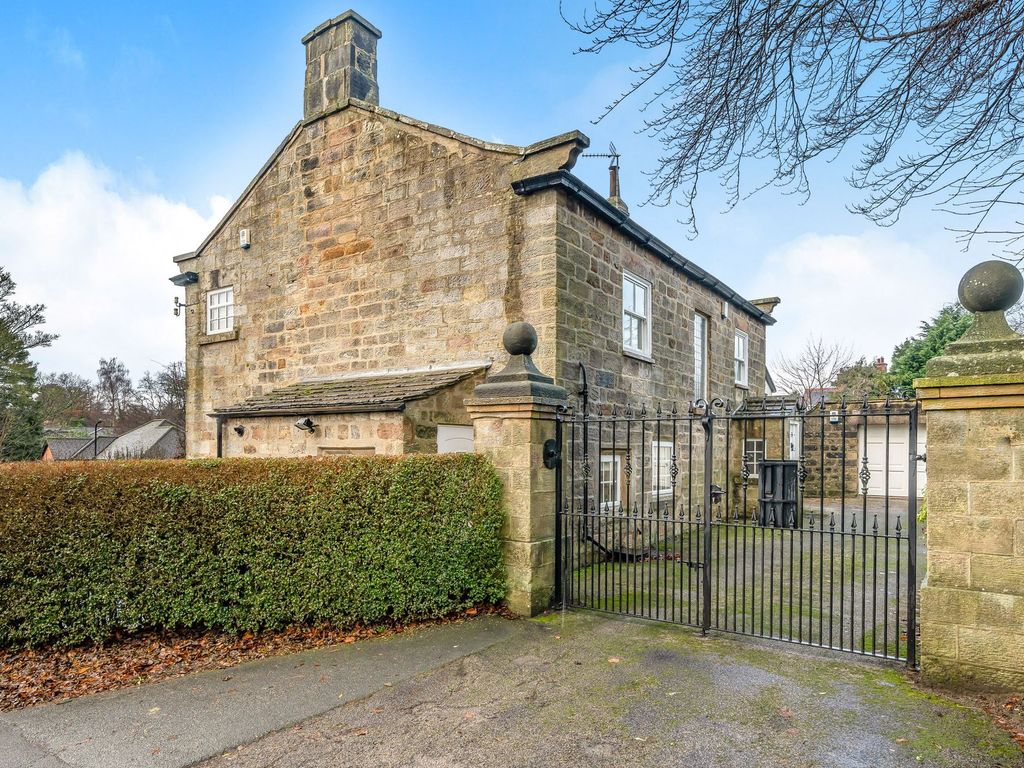 3 bed detached house for sale in Leadhall Lane, Harrogate HG2, £850,000