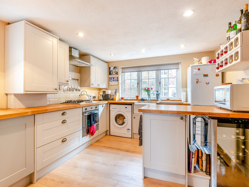 2 bed flat for sale in Printers Yard, Uppingham, Oakham LE15, £250,000