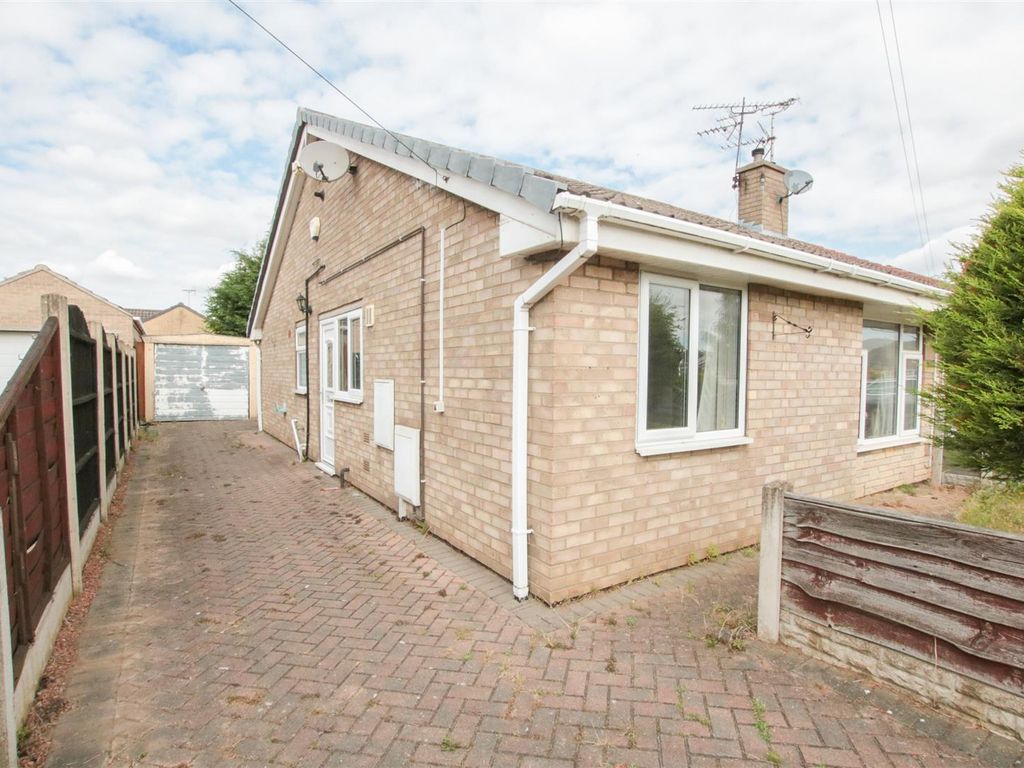 3 bed semidetached bungalow for sale in Cranfield Close, Armthorpe