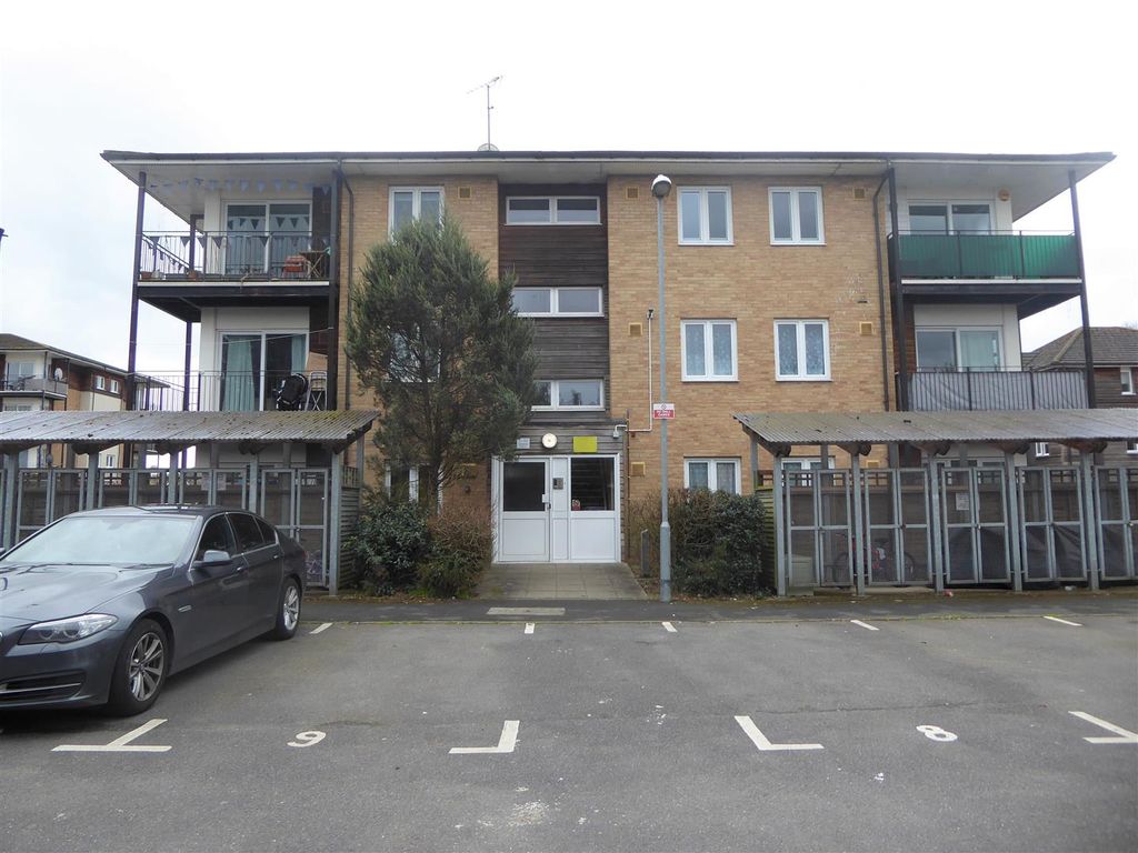 1 bed flat to rent in Close, Hounslow TW4 Zoopla