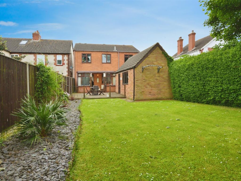 4 bed detached house for sale in Southfield Road, Winterton, Scunthorpe
