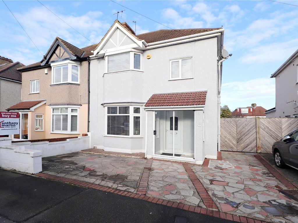 3 bed semidetached house for sale in Hamilton Road, Bexleyheath, Kent