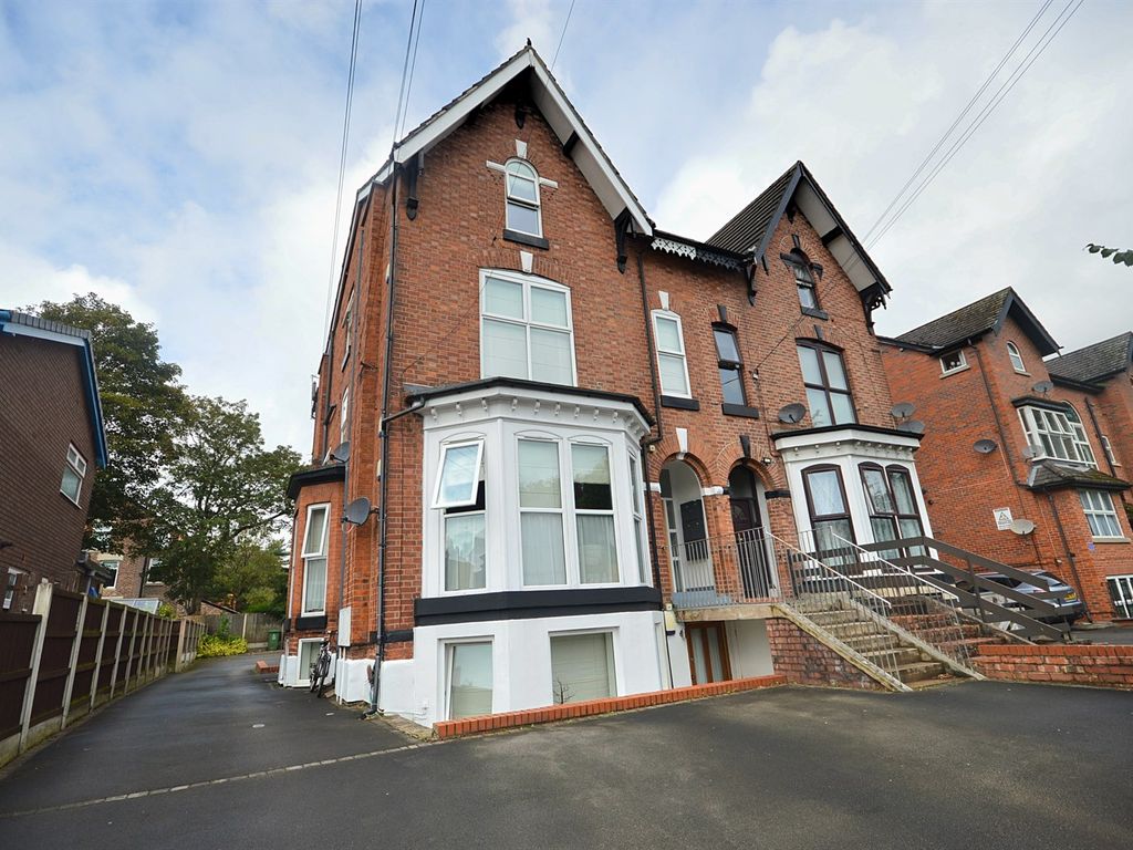 1 bed flat to rent in Irlam Road, Sale M33, £750 pcm Zoopla