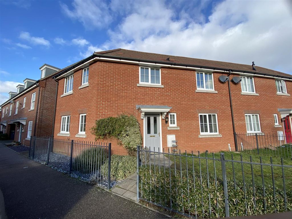3 bed semidetached house for sale in Quantrill Terrace, Grange Farm