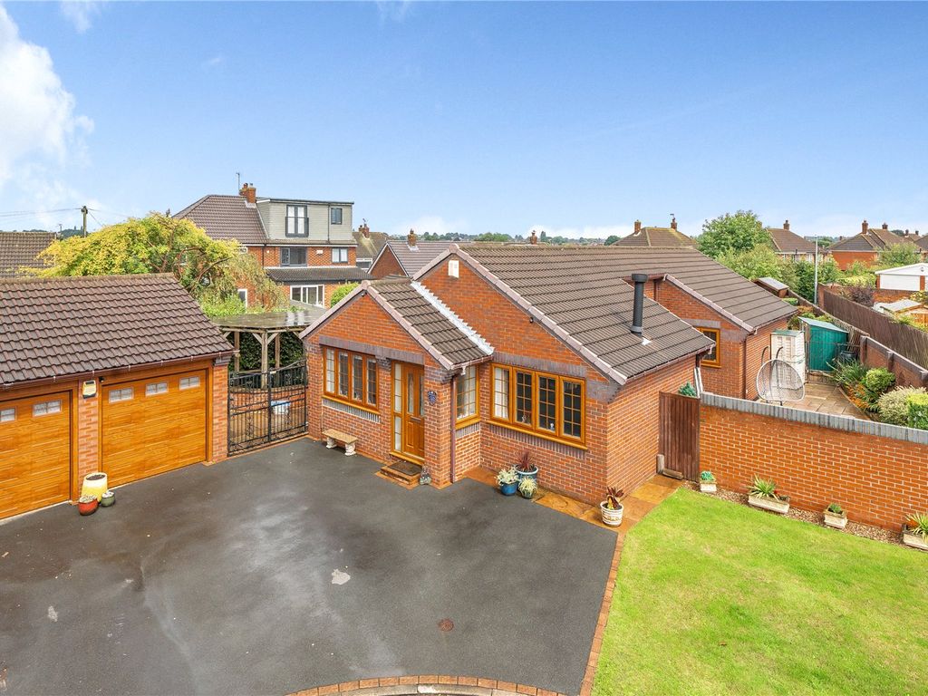 2 bed bungalow for sale in Nelson Croft, Garforth, Leeds LS25, £380,000