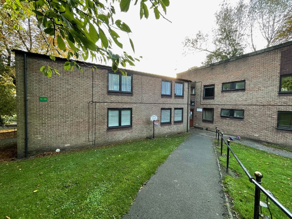 3 bed flat for sale in Benwell Grange, Benwell Close, Benwell