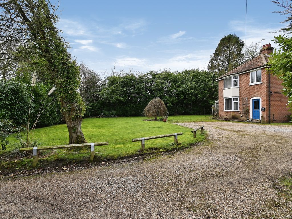 3 bed detached house for sale in Brockford Road, Mendlesham, Stowmarket