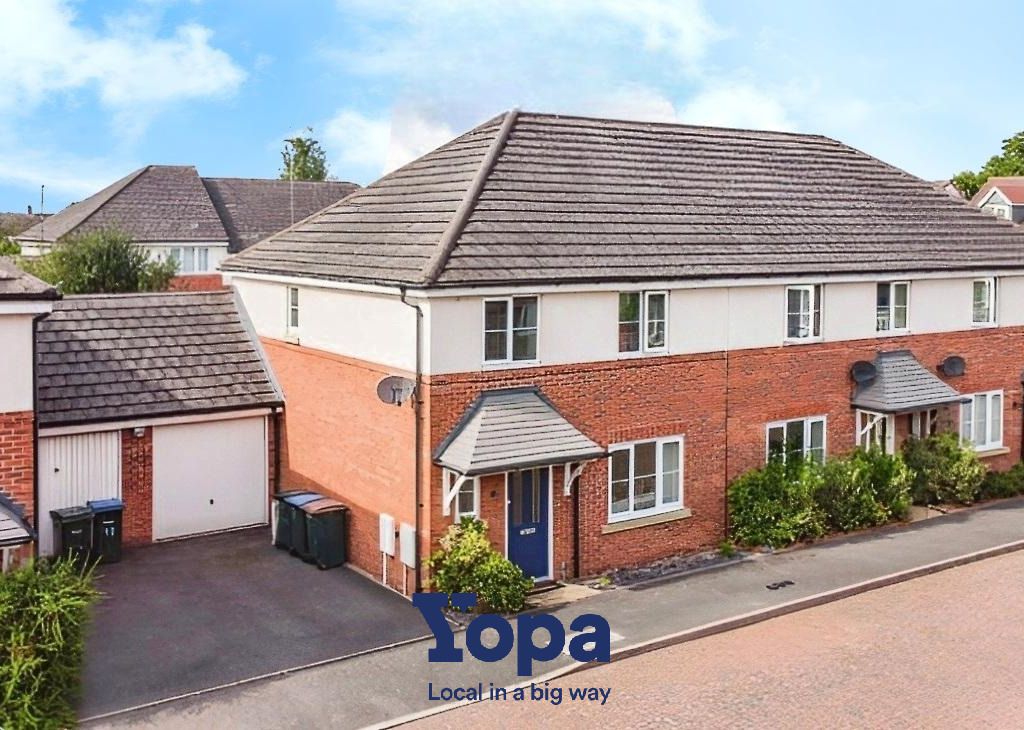 4 bed end terrace house for sale in Seashell Close, Allesley, Coventry