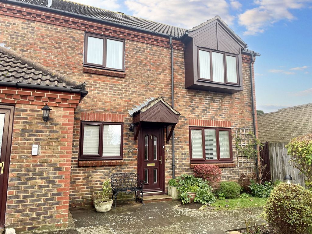 2 bed flat for sale in Elmer Road, Bognor Regis, West Sussex PO22, £