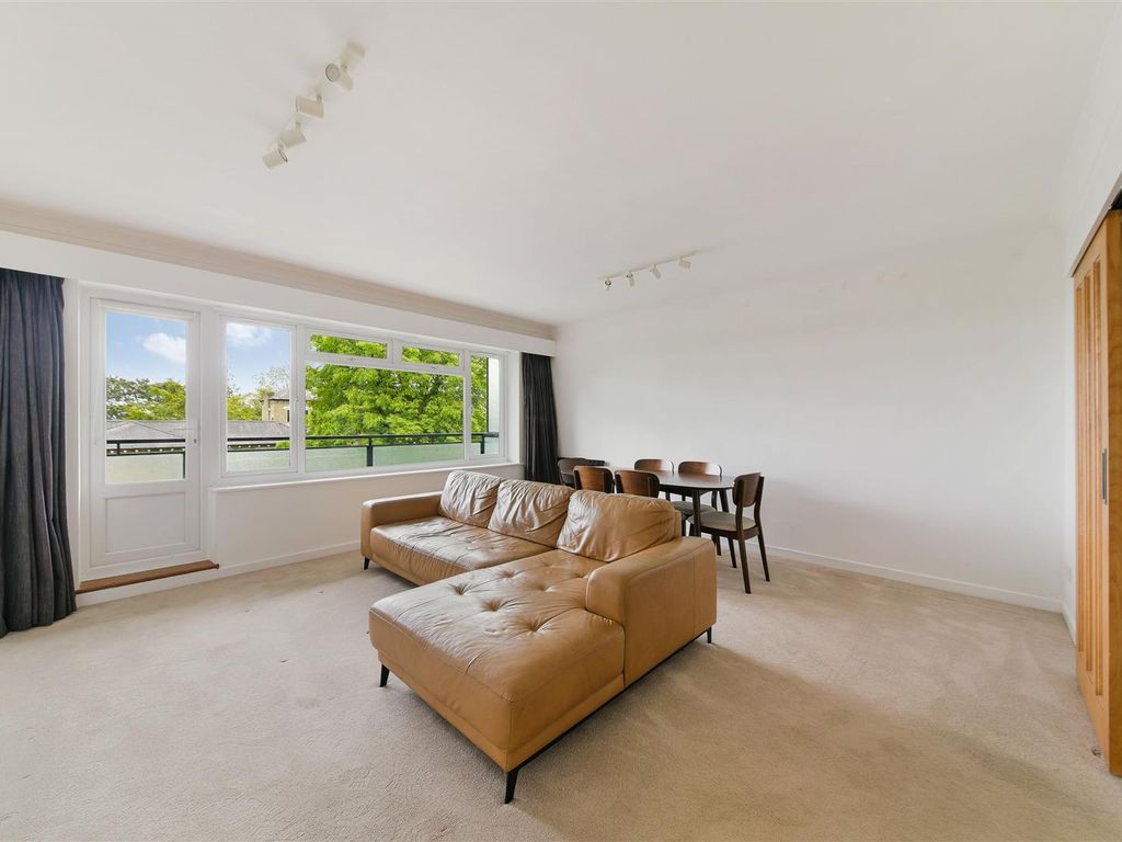 2 bed flat to rent in Richmond Road, New EN5, £2,000 pcm Zoopla