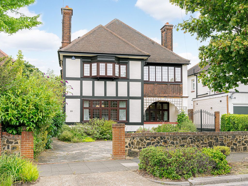 5 bed detached house for sale in Crosby Road, WestcliffOnSea SS0, £