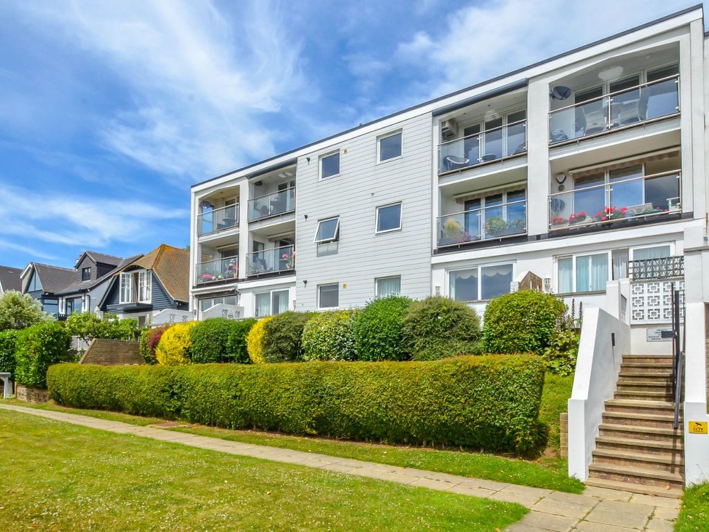 2 bed flat for sale in Undercliff Gardens, LeighOnSea, Essex SS9 Zoopla