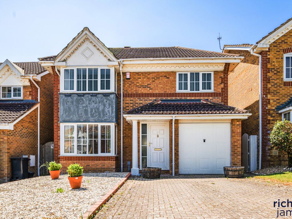 4 bed detached house for sale in Horseshoe Crescent, Peatmoor, Swindon
