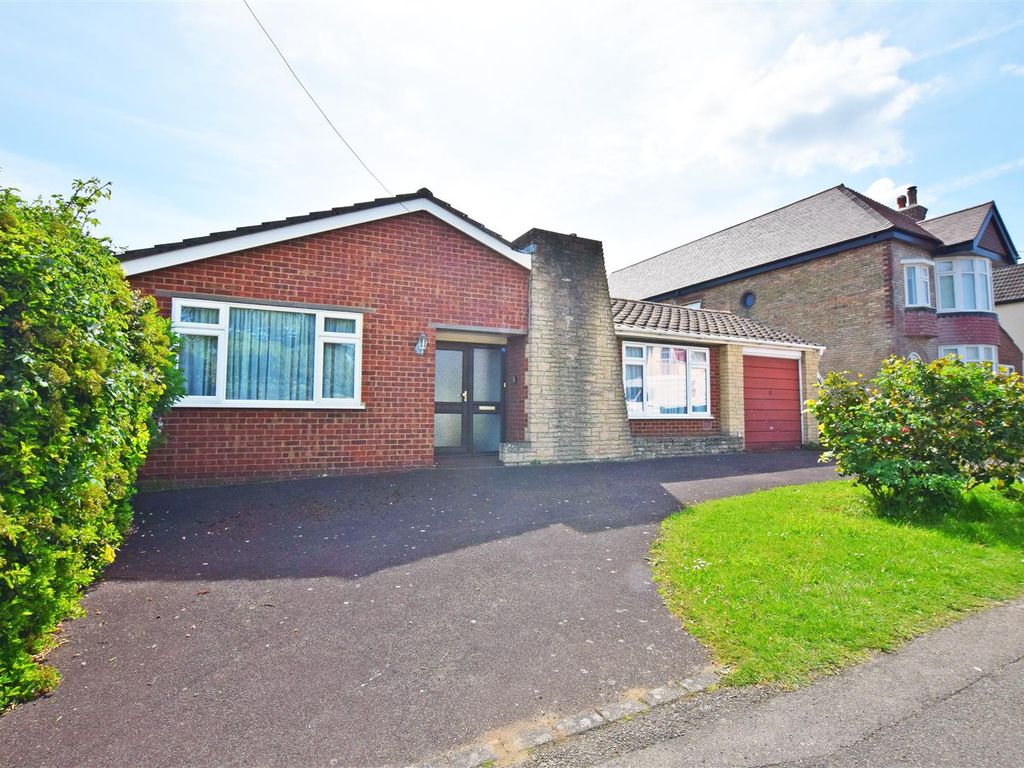 2 bed detached bungalow for sale in Marshall Road, Rainham, Gillingham