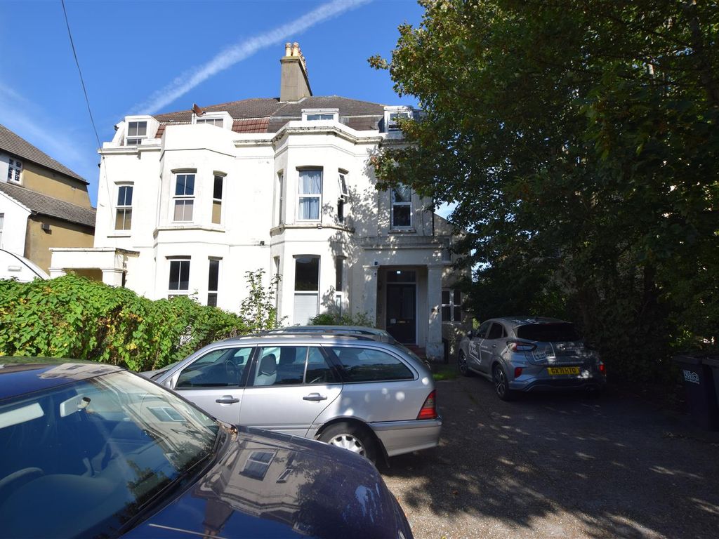1 bed flat to rent in Bohemia Road, St. LeonardsOnSea TN37, £850 pcm