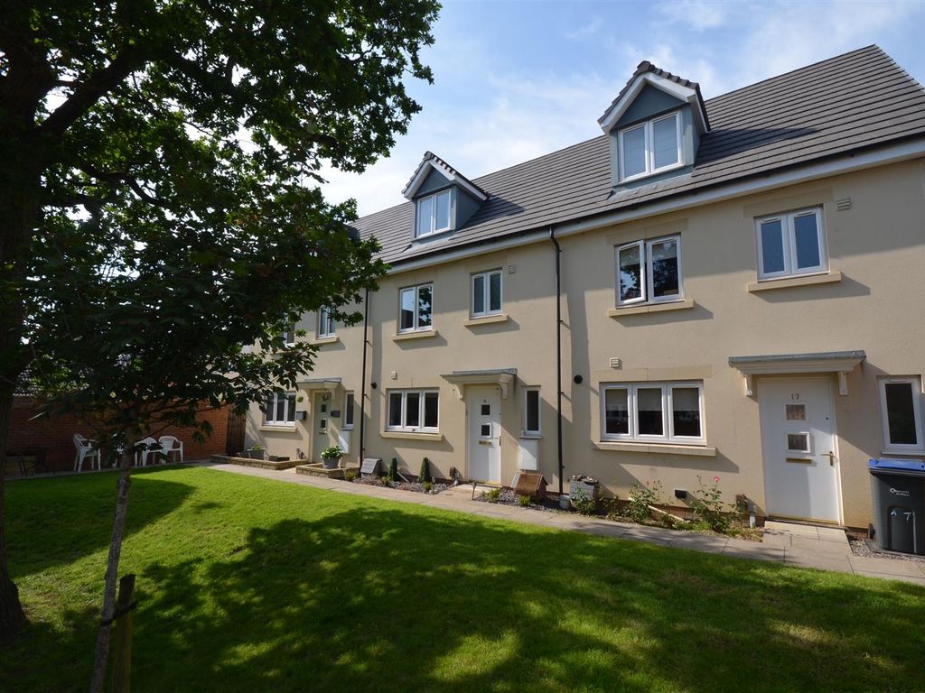 4 bed terraced house for sale in Thirsk Drive, Trowbridge BA14 Zoopla