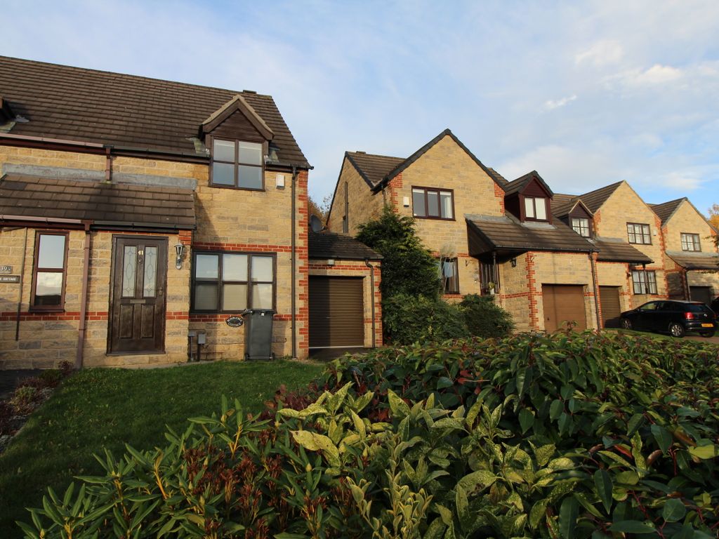 2 bed semidetached house to rent in Heaton Gardens, Huddersfield, West