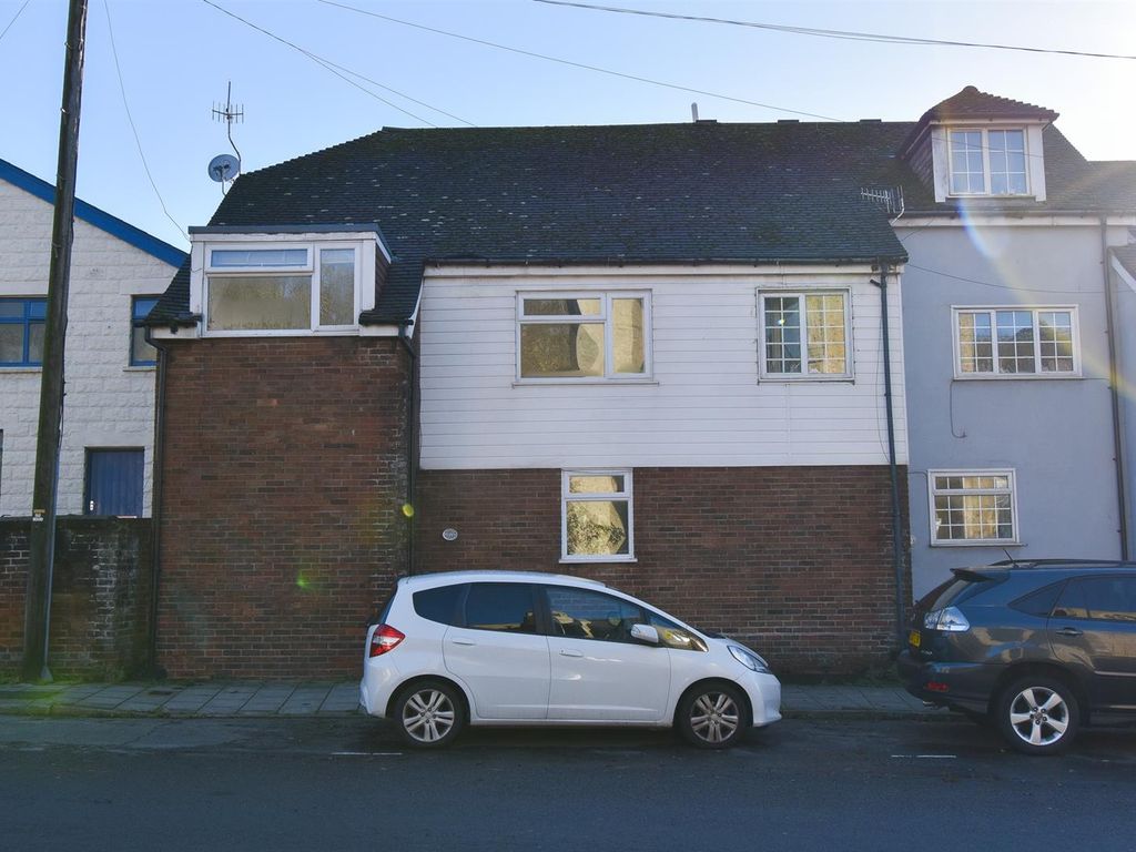 3 bed end terrace house for sale in The Bourne, Hastings TN34, £350,000