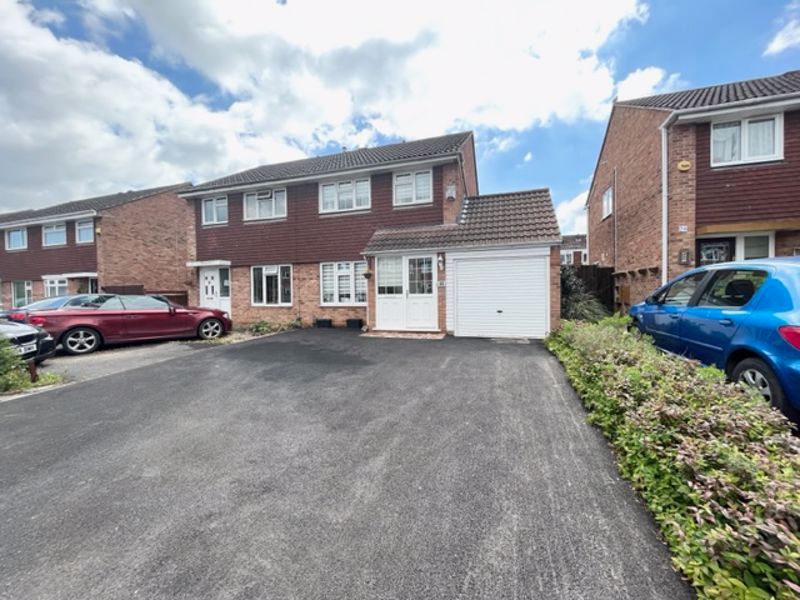 3 bed semidetached house for sale in California Road, Oldland Common