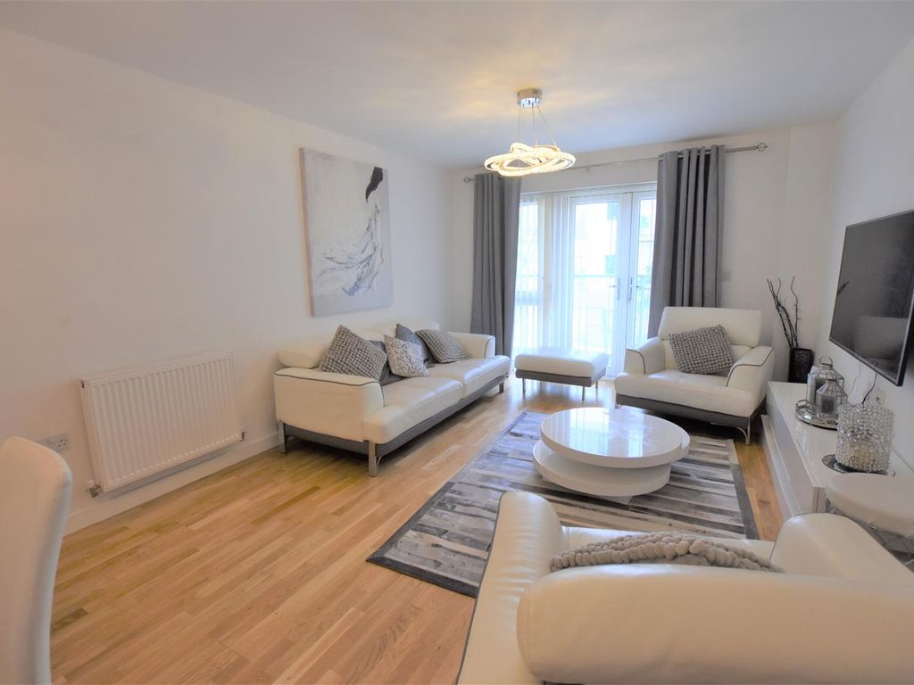 2 bed flat to rent in 5 Wintergreen Boulevard, West Drayton UB7 Zoopla