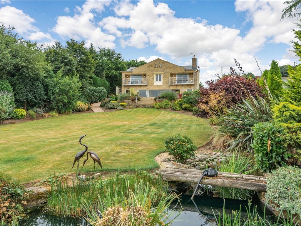 Lakeland Drive, Alwoodley, Leeds, West Yorkshire LS17  