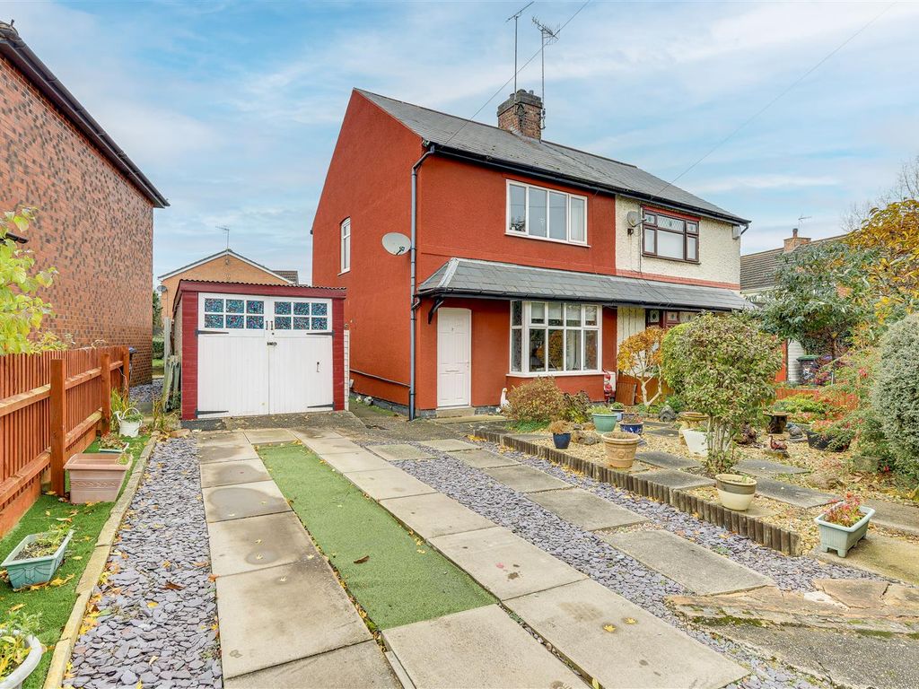 3 bed semidetached house for sale in Wigwam Grove, Hucknall