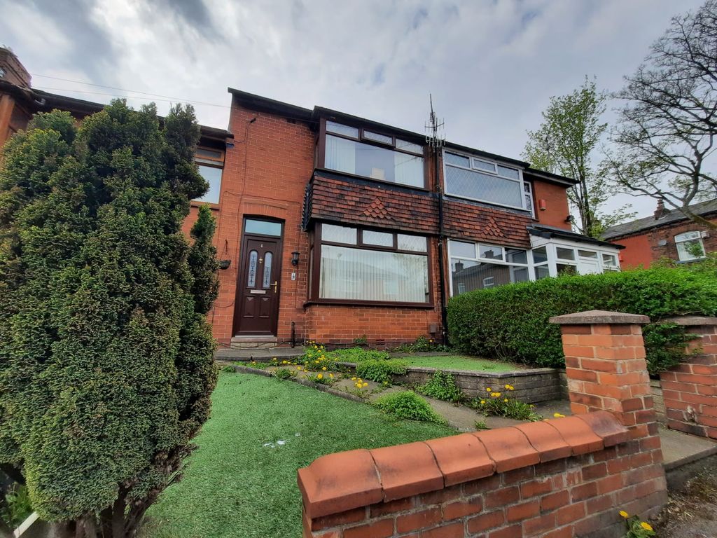2 bed terraced house for sale in Martin Avenue, Oldham OL4 Zoopla
