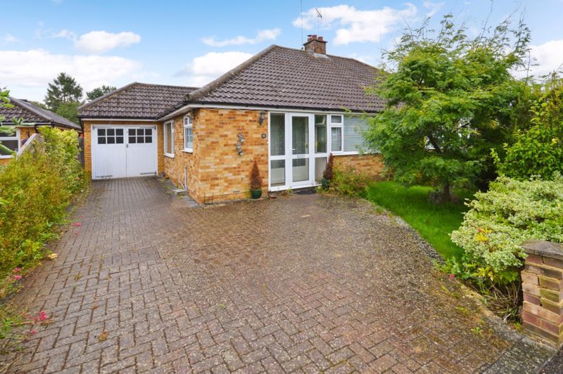 3 bed semidetached bungalow for sale in Thornton Crescent, Wendover