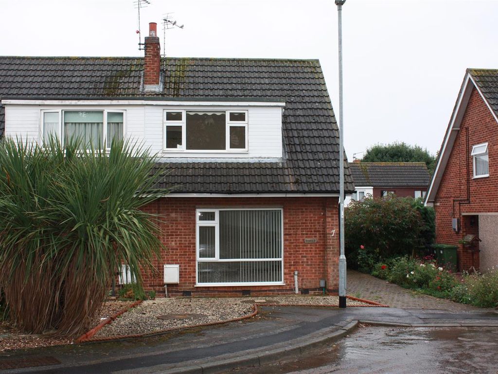 3 bed semidetached house to rent in Park Close, Yaxley, Peterborough