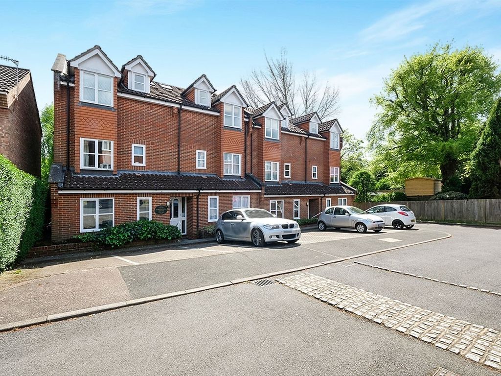 1 bed flat to rent in Hasletts Close, Tunbridge Wells, Kent TN1, £875