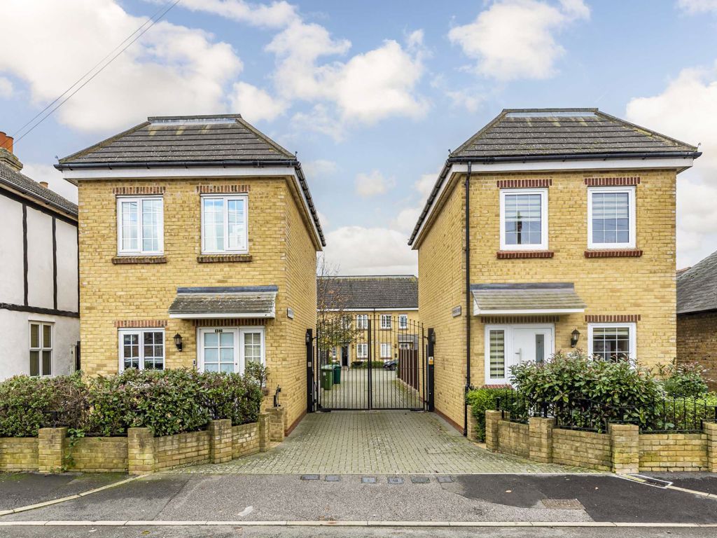 Cambridge Road, Ashford TW15  