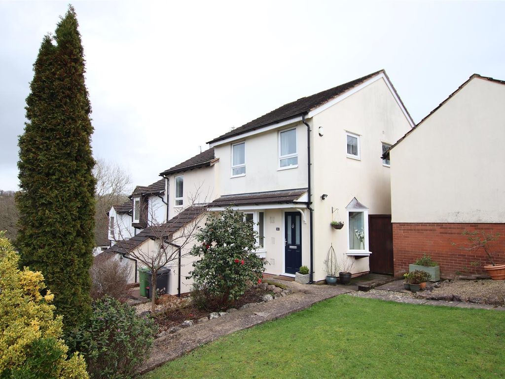 3 bed end terrace house for sale in Elliott Close, Pennsylvania, Exeter