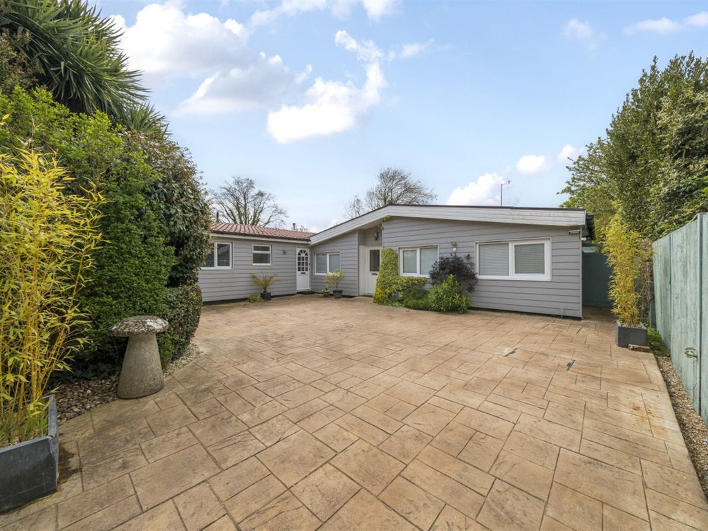 4 bed detached bungalow for sale in Elm Grove, Bognor Regis, West