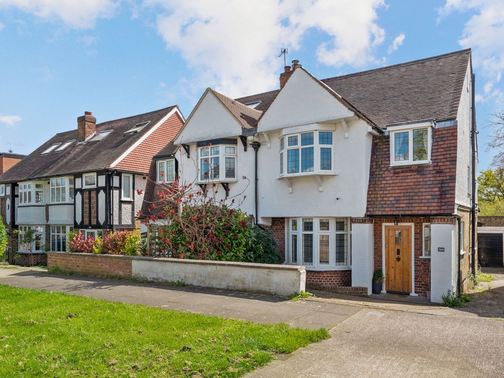 4 bed semidetached house for sale in Raeburn Avenue, Surbiton KT5, £925,000 Zoopla