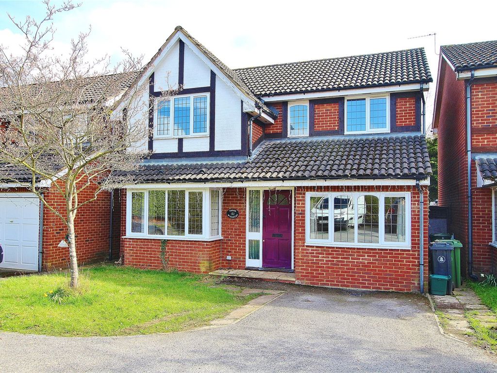 4 Bed Detached House For Sale In West End, Woking GU24 - Zoopla