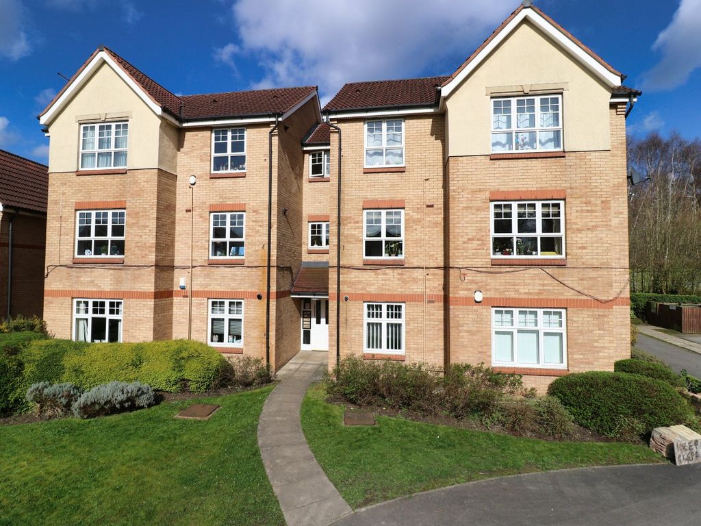 2 bed flat for sale in Tavistock Park, Armley, Leeds, West Yorkshire