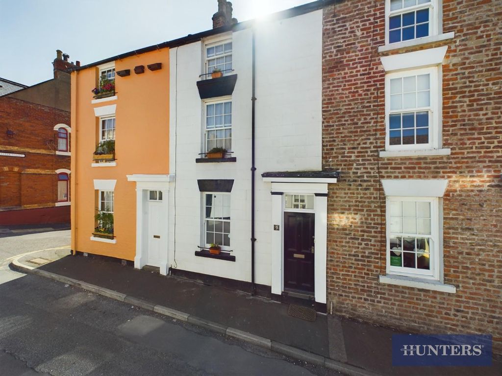 3 bed town house for sale in St. Marys Walk, Scarborough YO11, £210,000