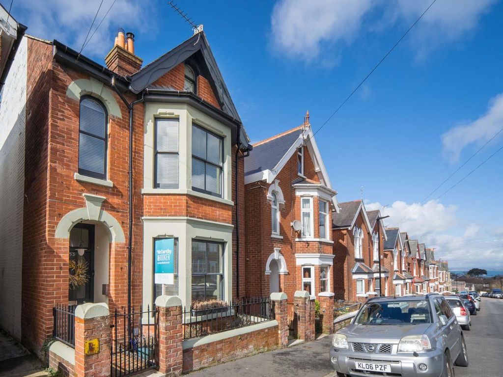 4 bed detached house for sale in Moor Green Road, Cowes PO31 Zoopla